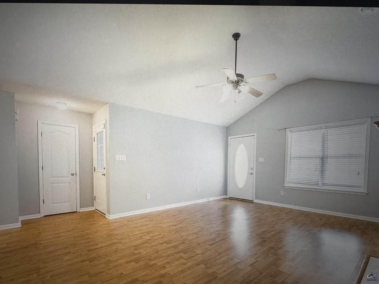 112 Wembley Dr - Photo 5 of 24
