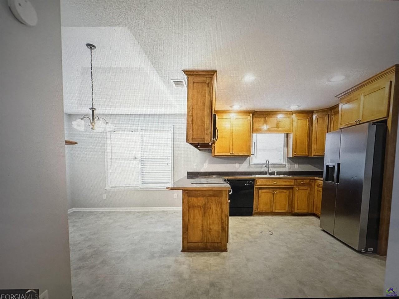 112 Wembley Dr - Photo 6 of 24