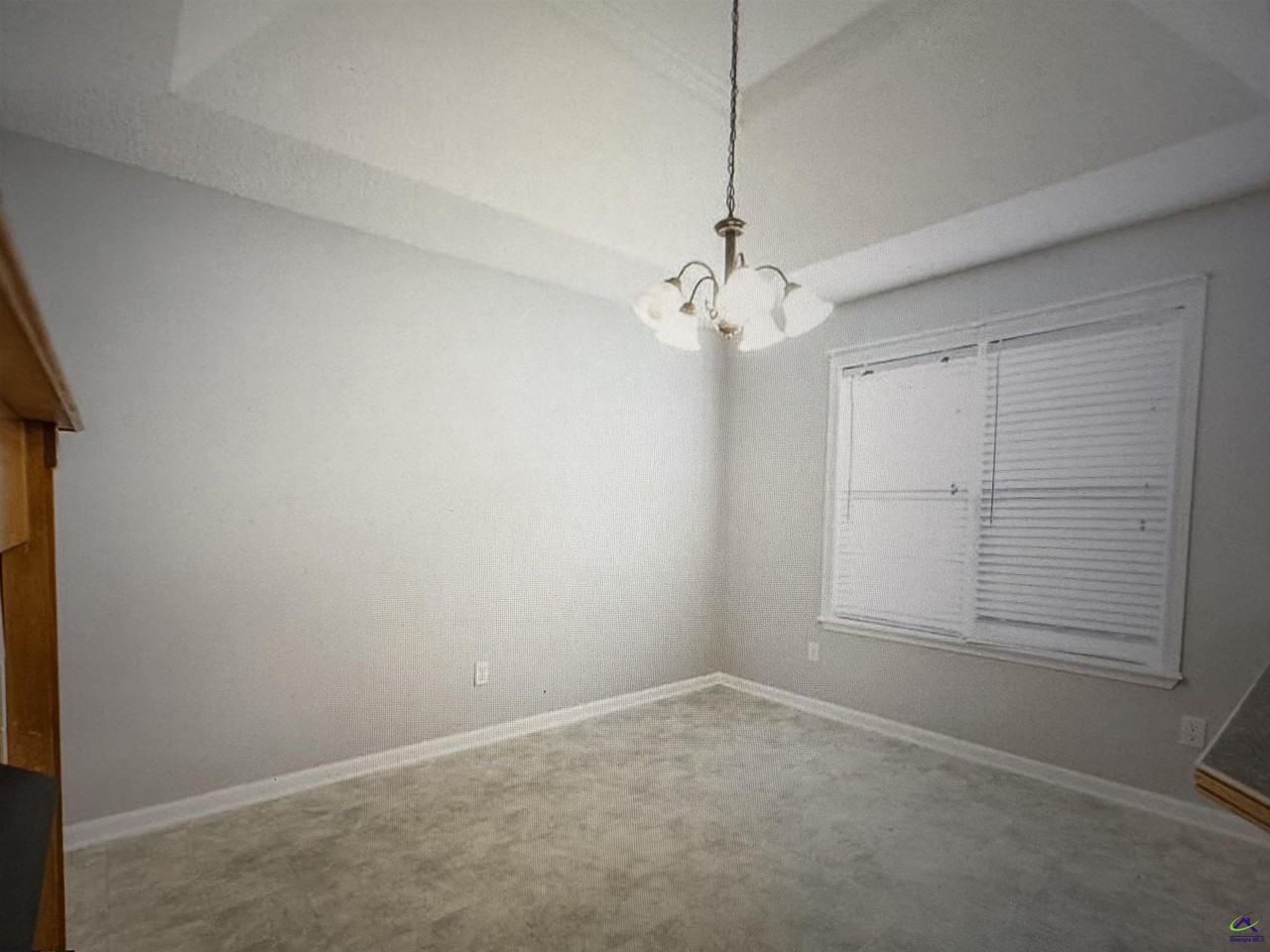 112 Wembley Dr - Photo 7 of 24
