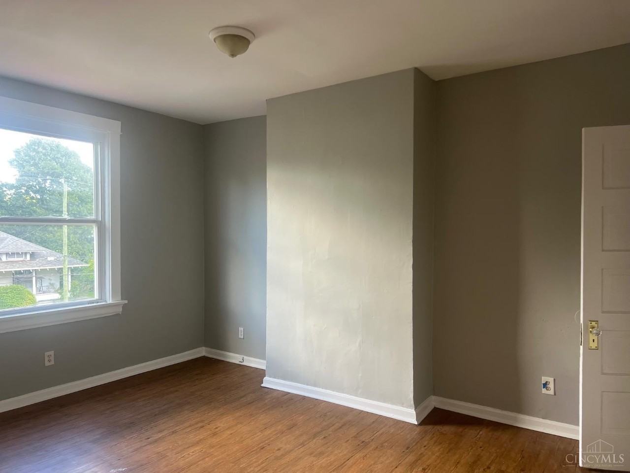 737 Wells St - Photo 6 of 12