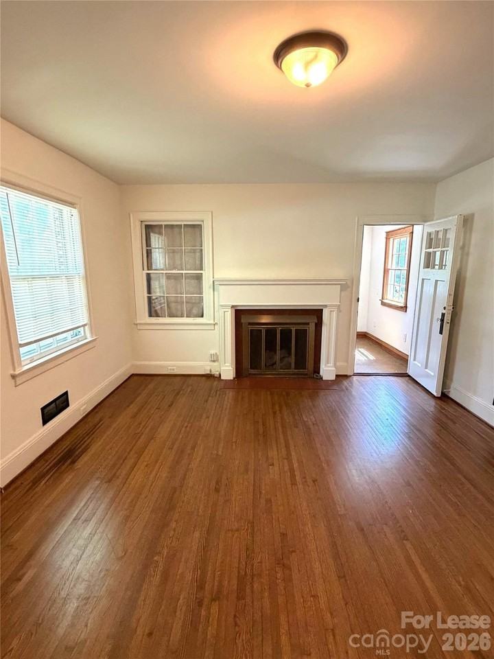 1901 Armstrong Park Dr - Photo 3 of 19