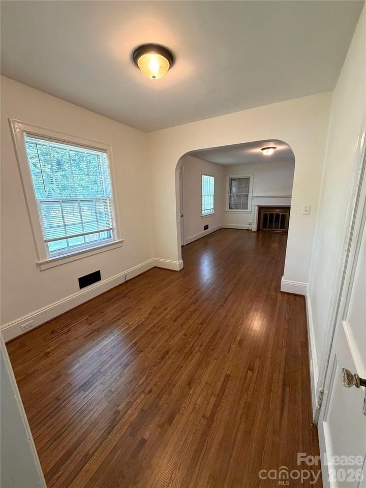 1901 Armstrong Park Dr - Photo 4 of 19