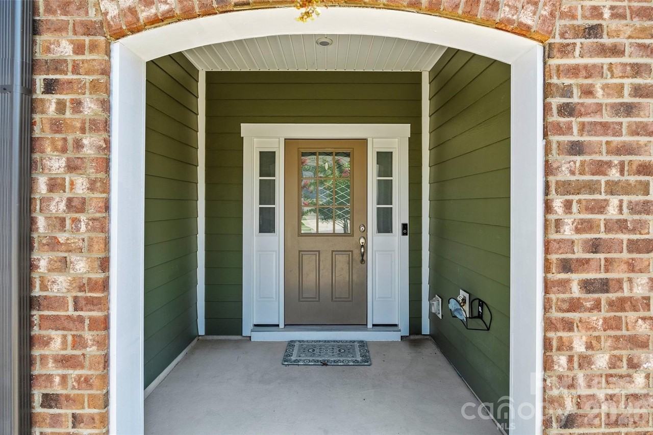 1245 Pebble Grove Dr - Photo 2 of 40
