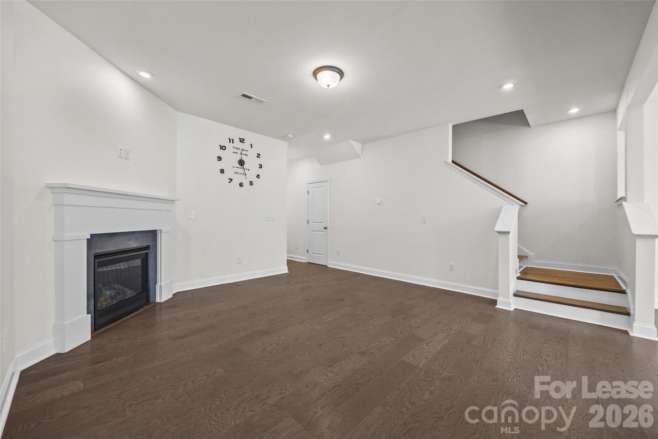 1245 Pebble Grove Dr - Photo 5 of 40