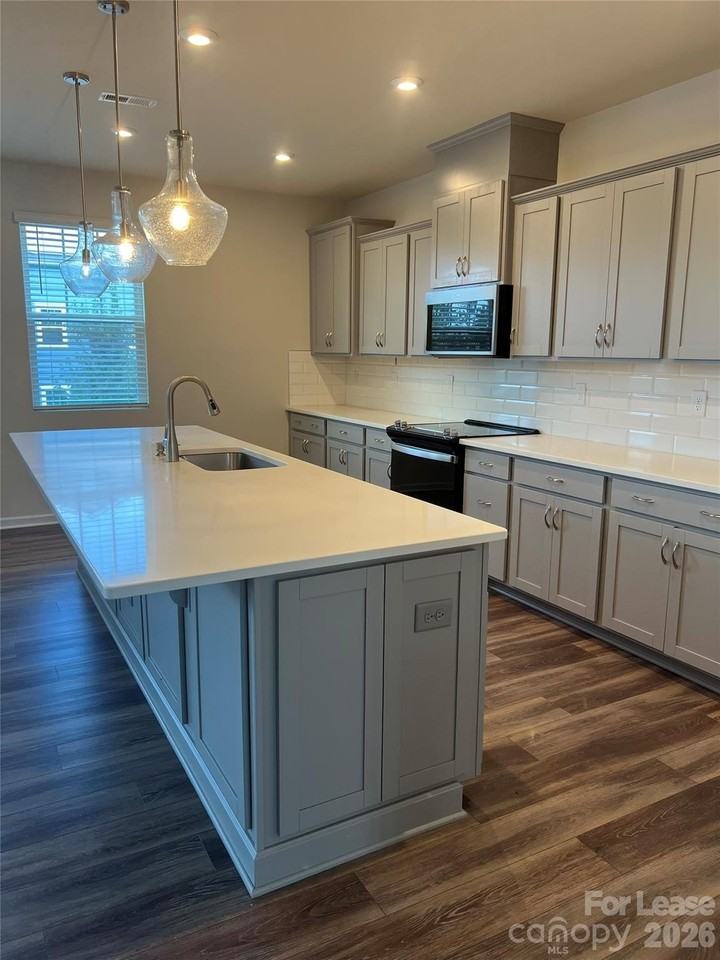 315 Grove Gate Ln - Photo 4 of 32