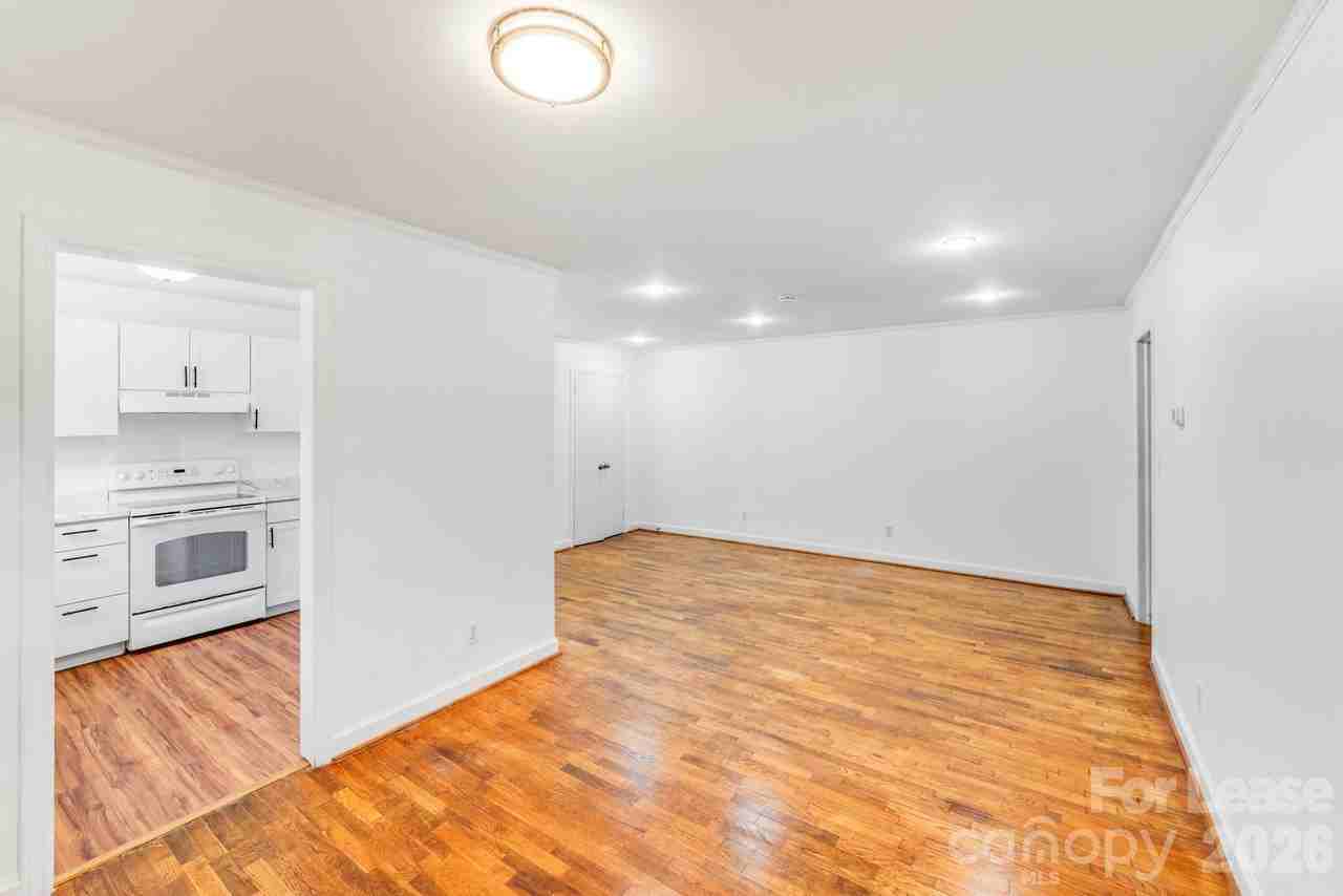 405 W Harvie Ave #B - Photo 3 of 18