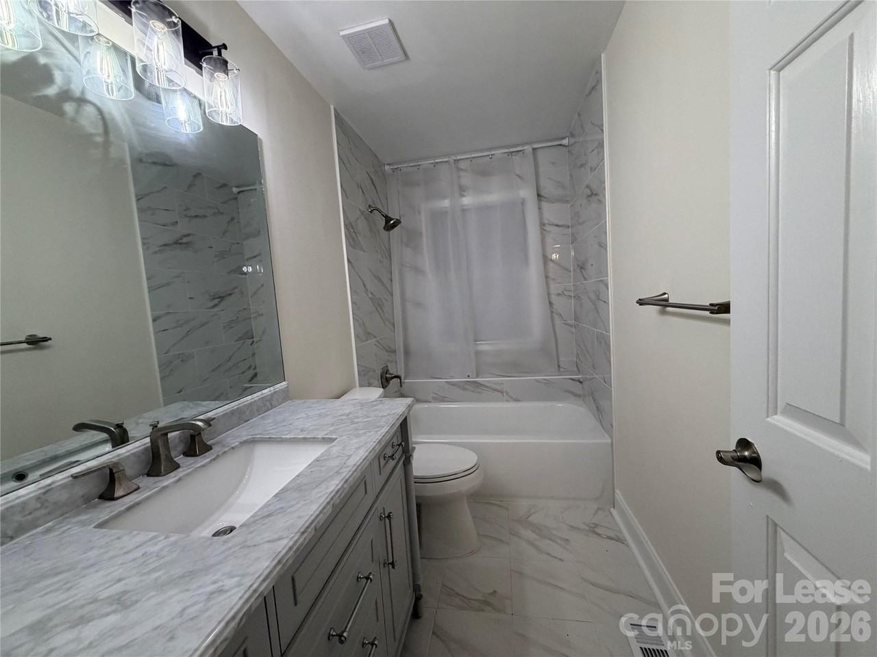225 S Chase St - Photo 2 of 17