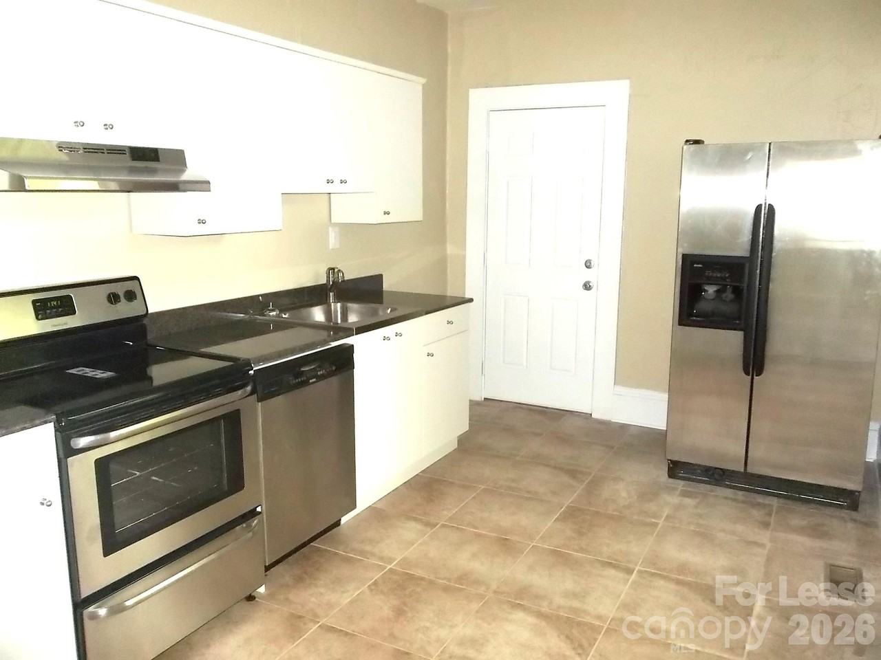319 Katonah Ave - Photo 3 of 10