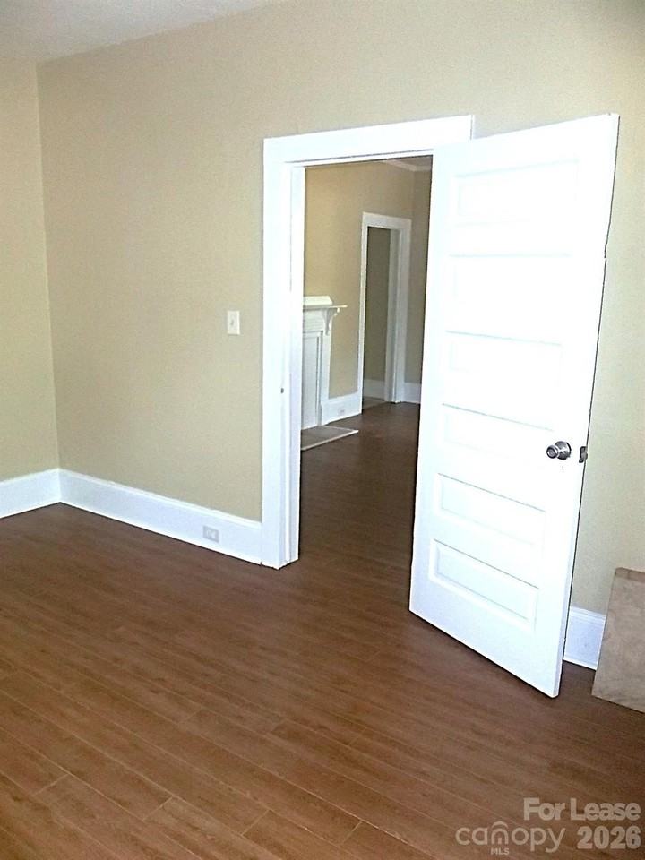 319 Katonah Ave - Photo 7 of 10