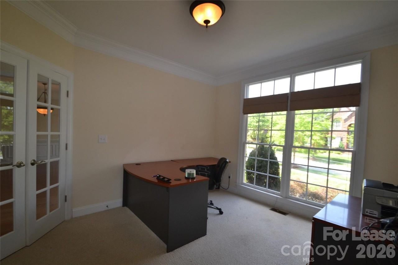 1144 Woodhall Dr - Photo 5 of 28