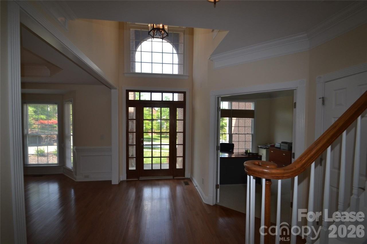 1144 Woodhall Dr - Photo 6 of 28