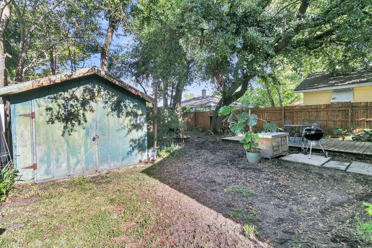 9 Laurel Ave - Photo 4 of 34