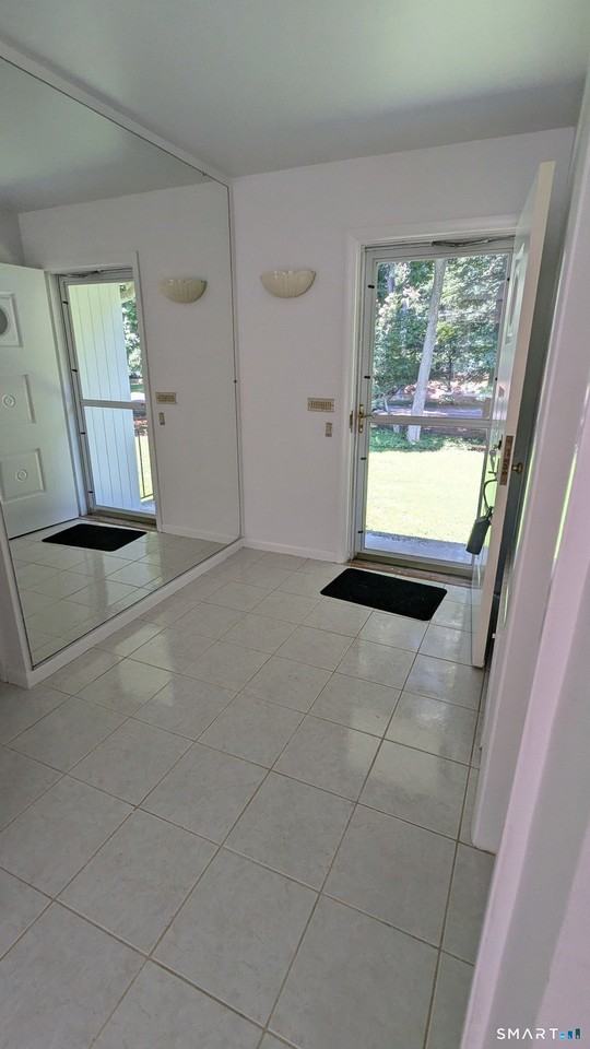 1139 Brookside Dr - Photo 4 of 29