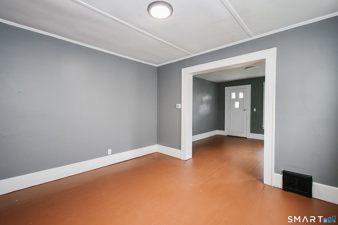 714 Prospect St - Photo 3 of 10
