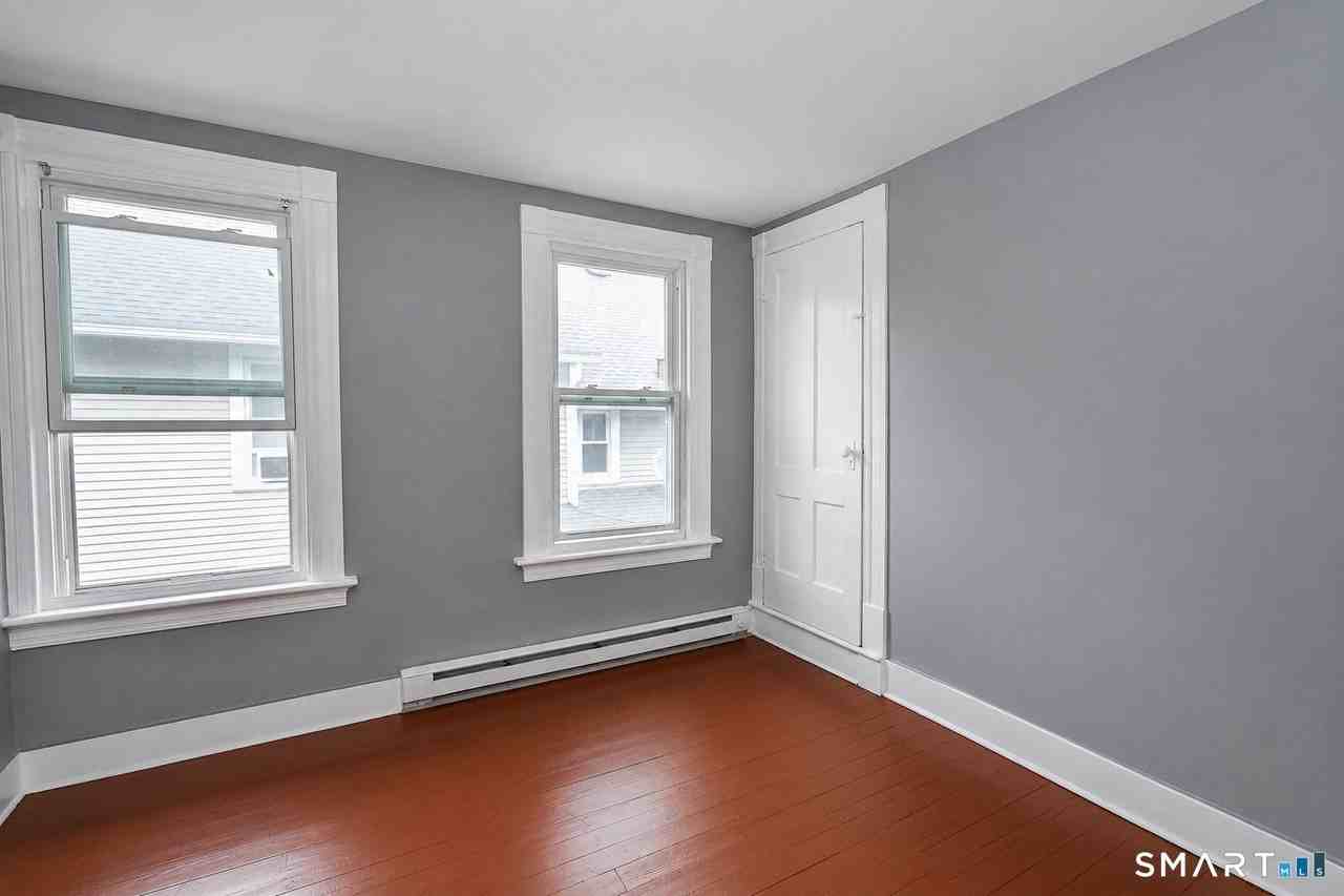 714 Prospect St - Photo 4 of 10