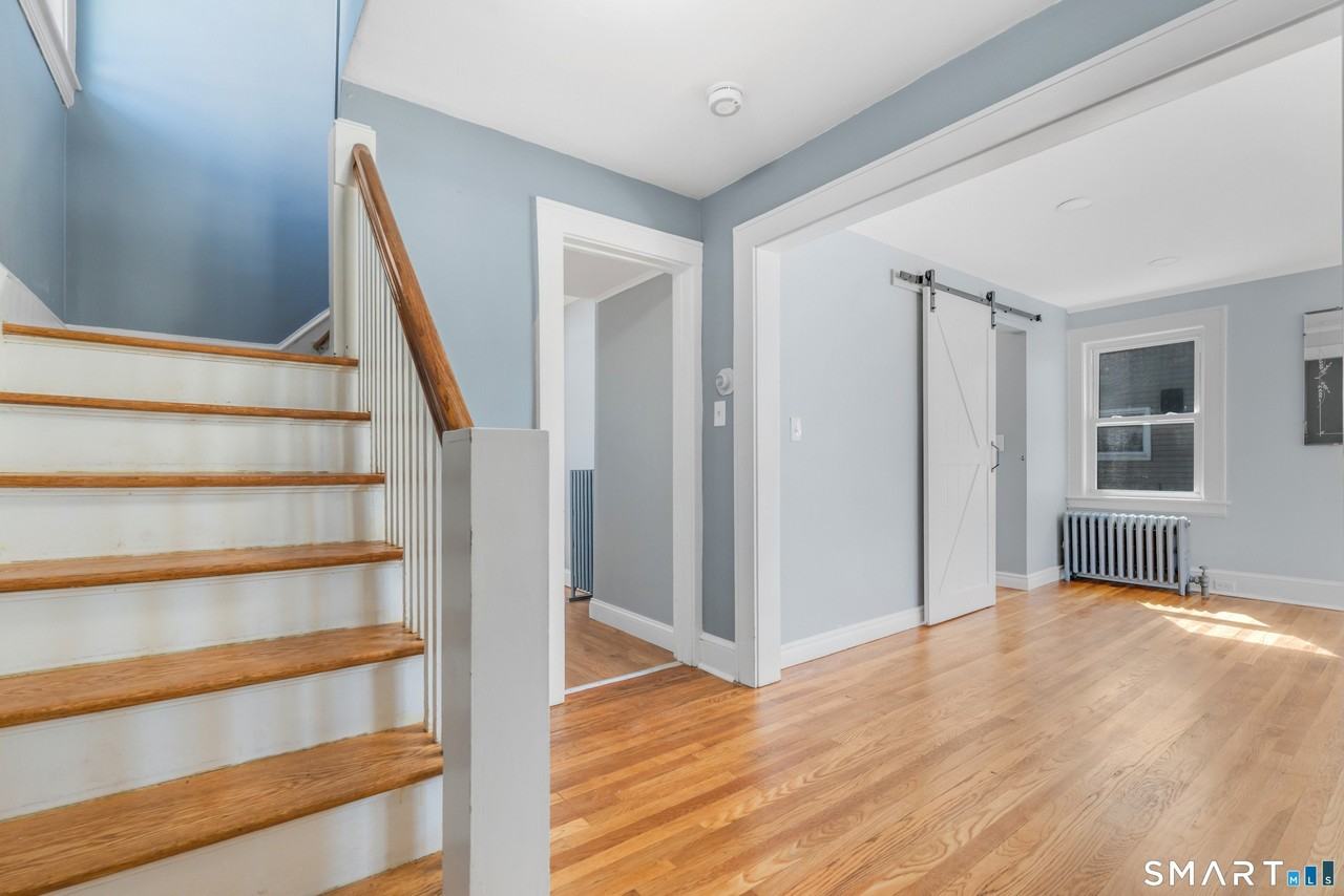 54 Fleet St - Photo 7 of 39