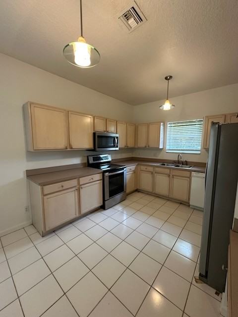 1731 Lavue Ave #1 - Photo 3 of 24