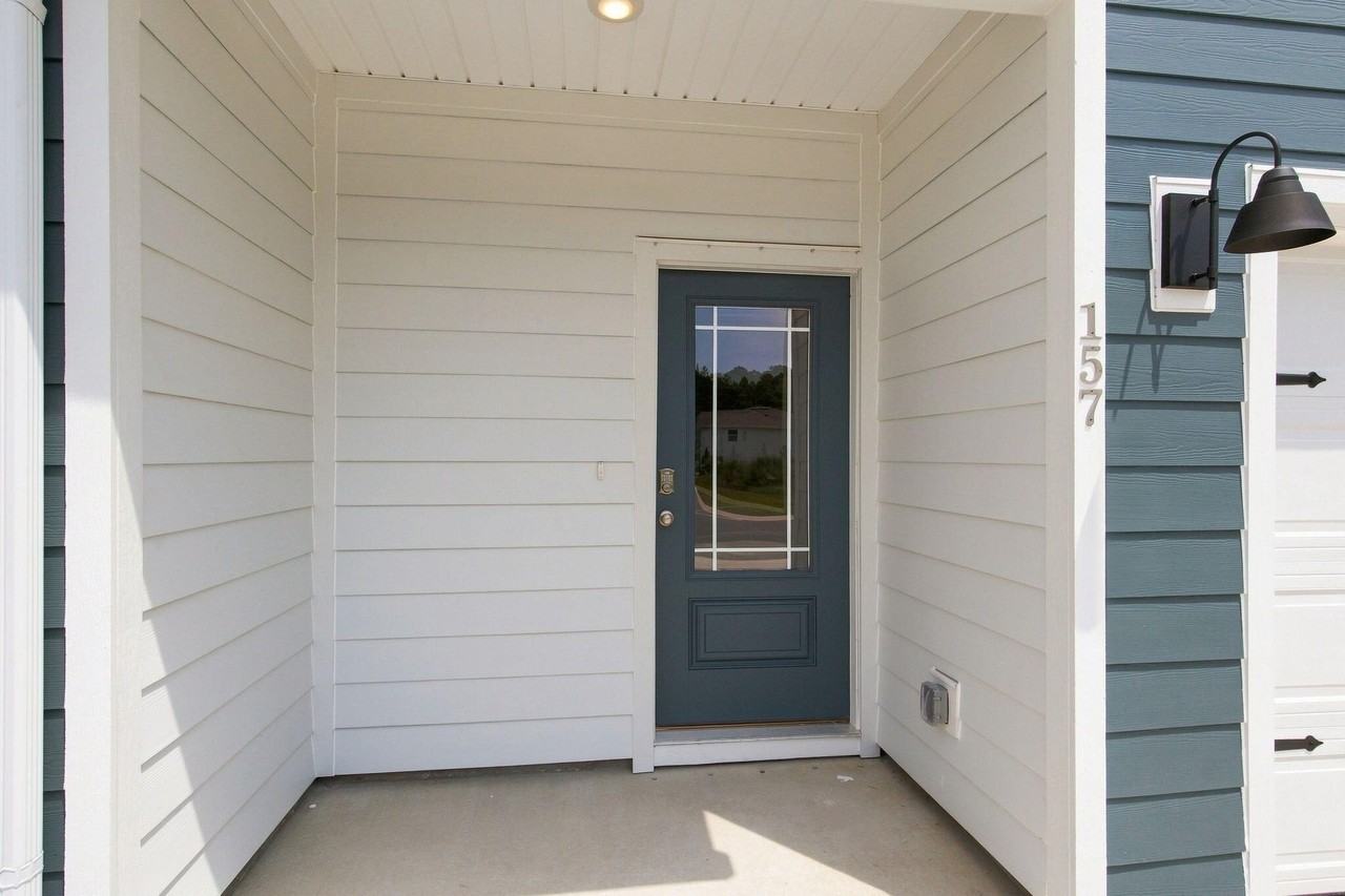 157 Hawk St - Photo 2 of 38