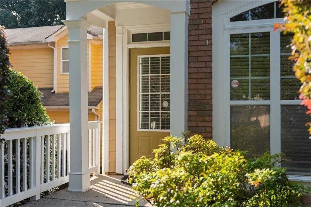 3127 Wyesham Cir - Photo 4 of 47