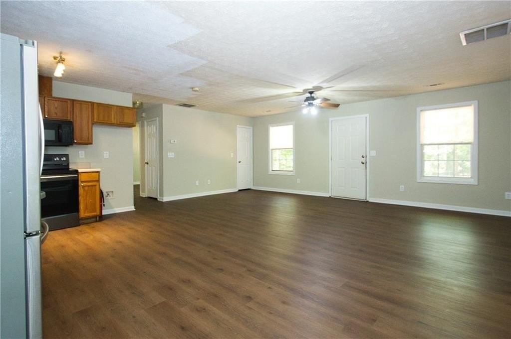 75 Robin Hood Rd - Photo 3 of 17