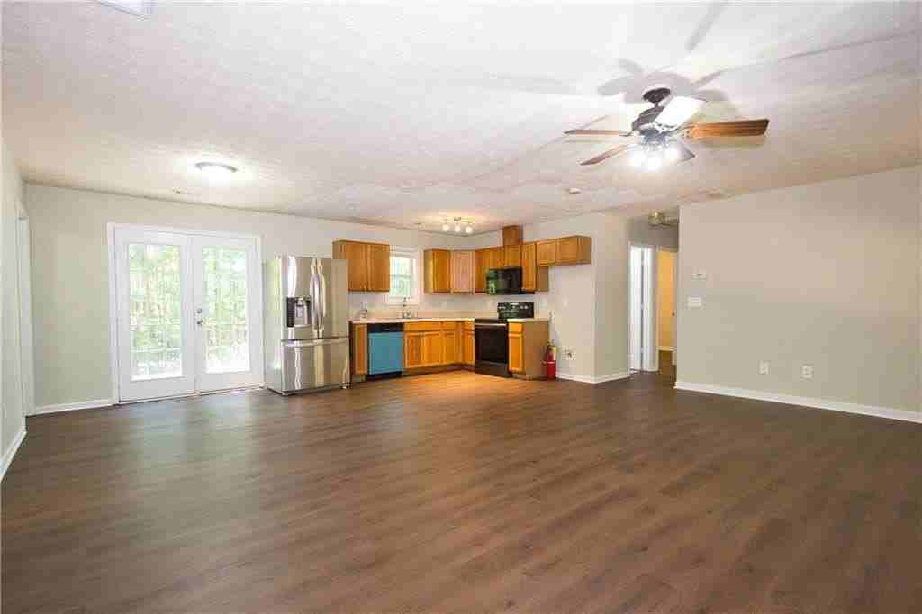 75 Robin Hood Rd - Photo 4 of 17
