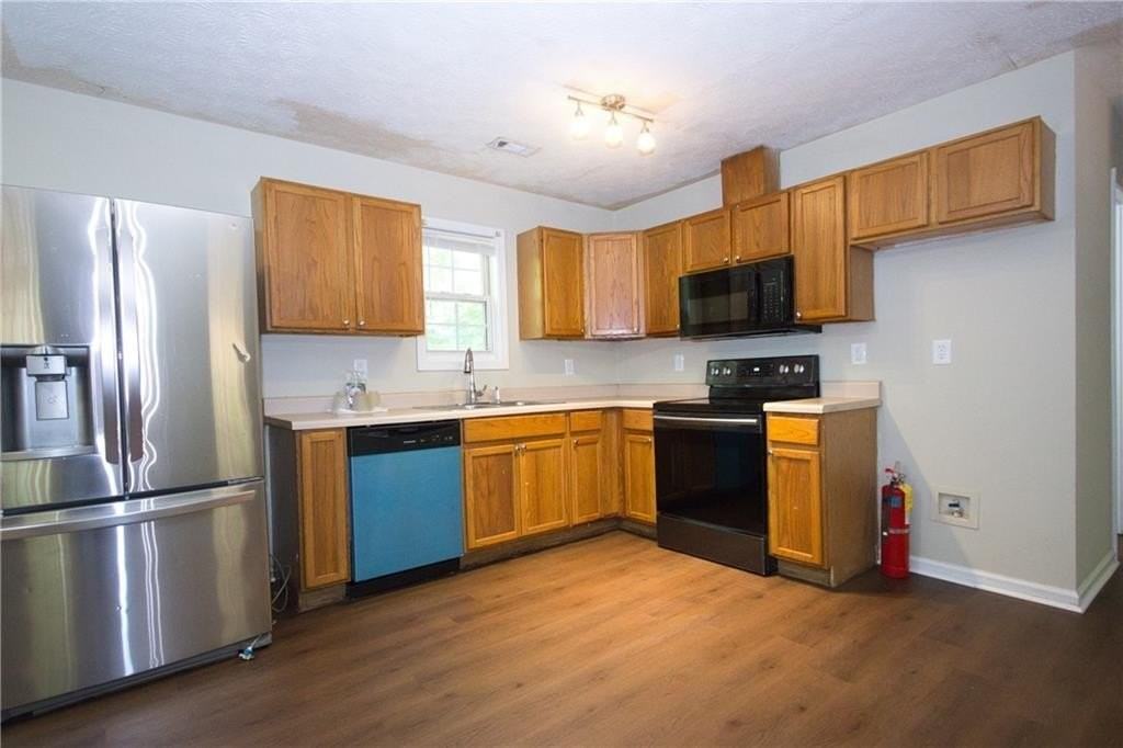 75 Robin Hood Rd - Photo 5 of 17