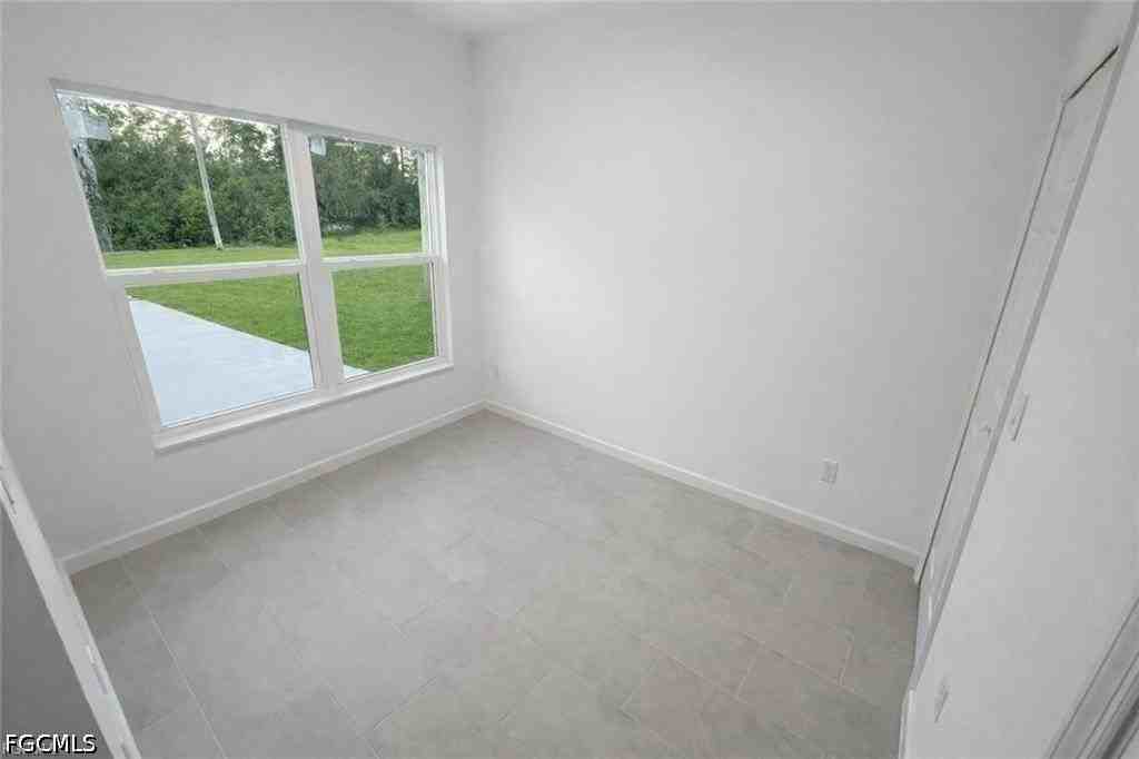 4187 E 26th St - Photo 4 of 9