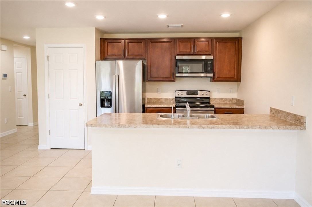 1108 Ne 36th Ln - Photo 6 of 23