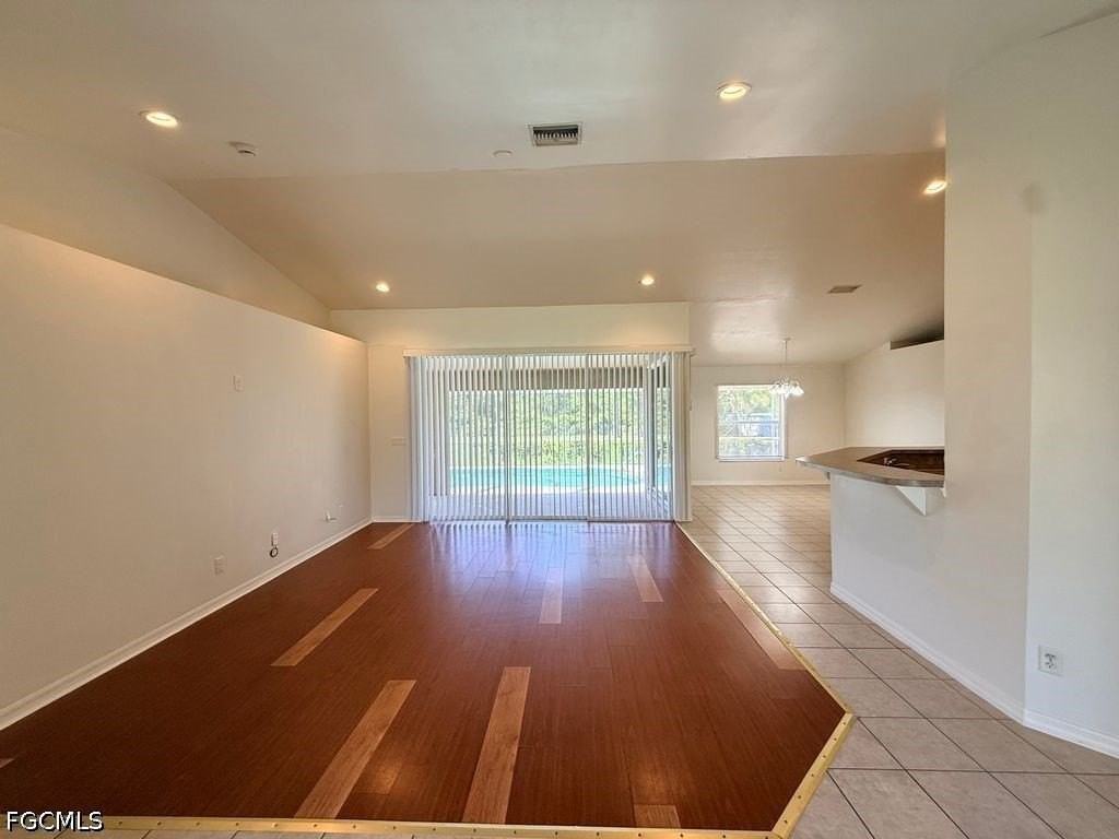 504 E 13th St - Photo 5 of 20