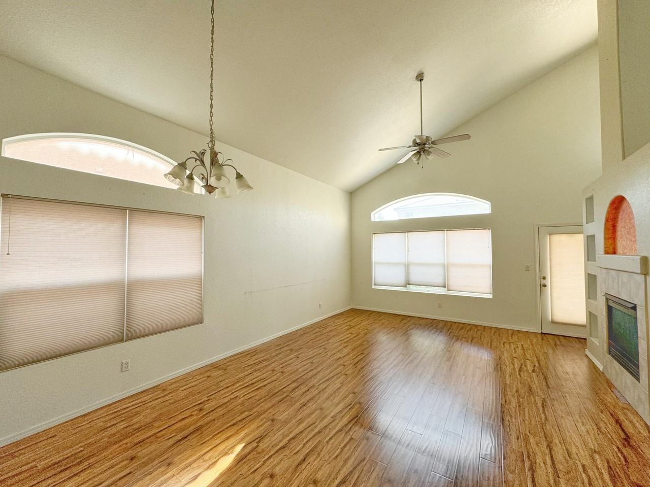 7424 Desert Eagle Rd Ne - Photo 3 of 43