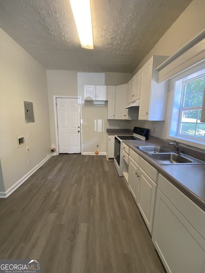 125 Hubbard St #B - Photo 6 of 12