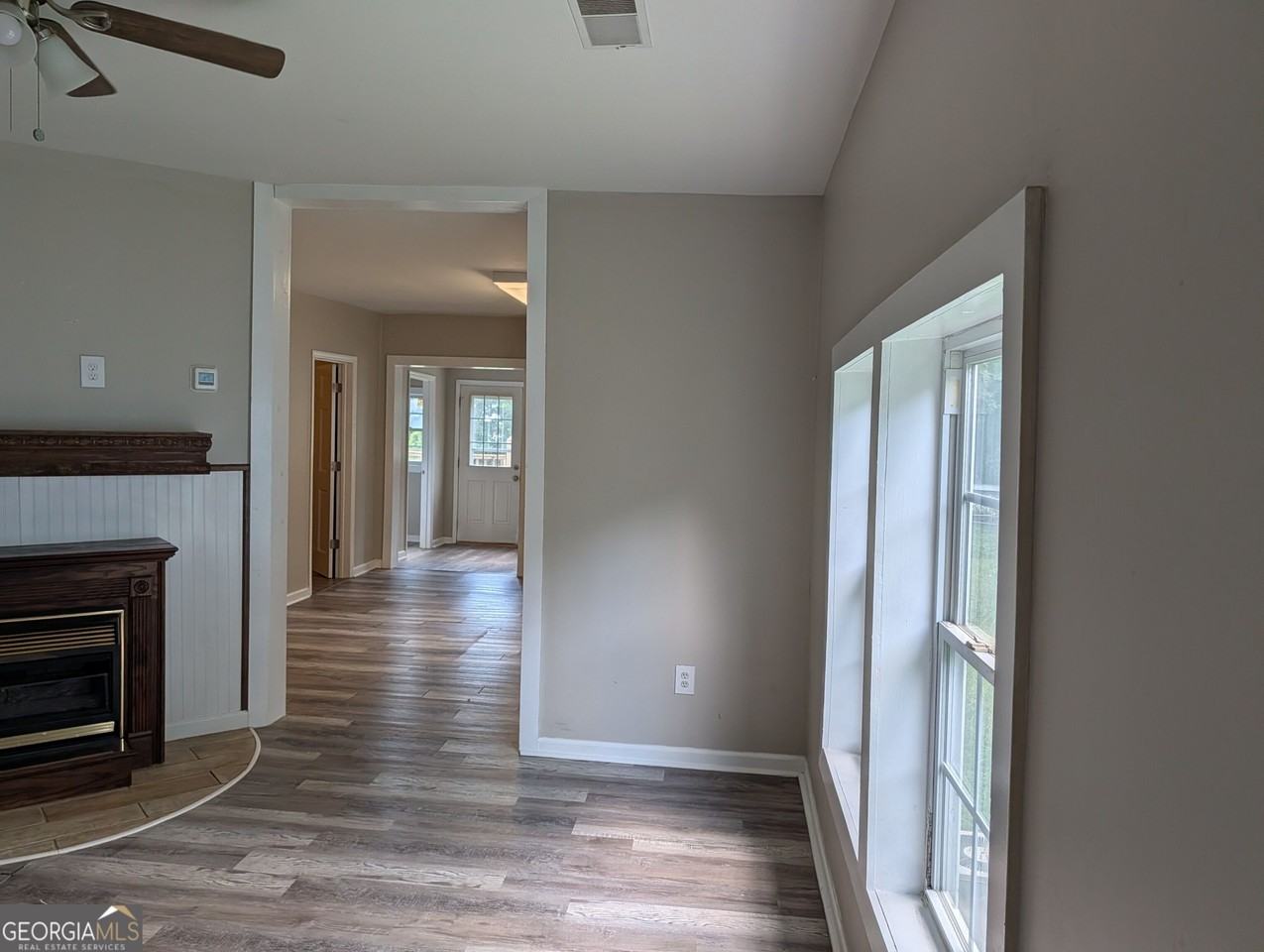 24 Alley St - Photo 2 of 11