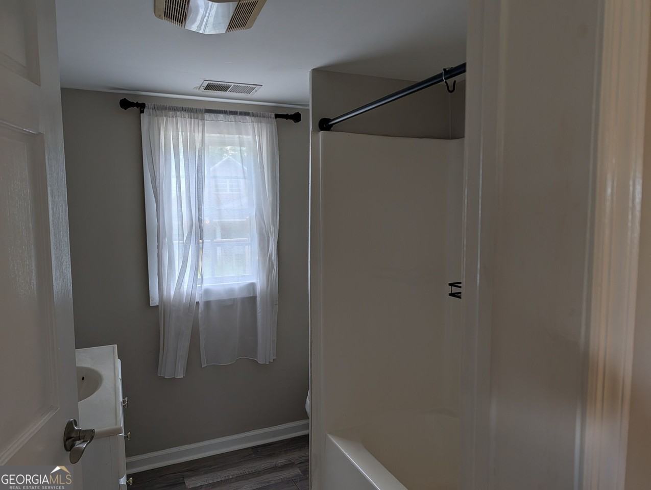 24 Alley St - Photo 5 of 11