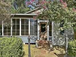 featured image of 729 Royal St