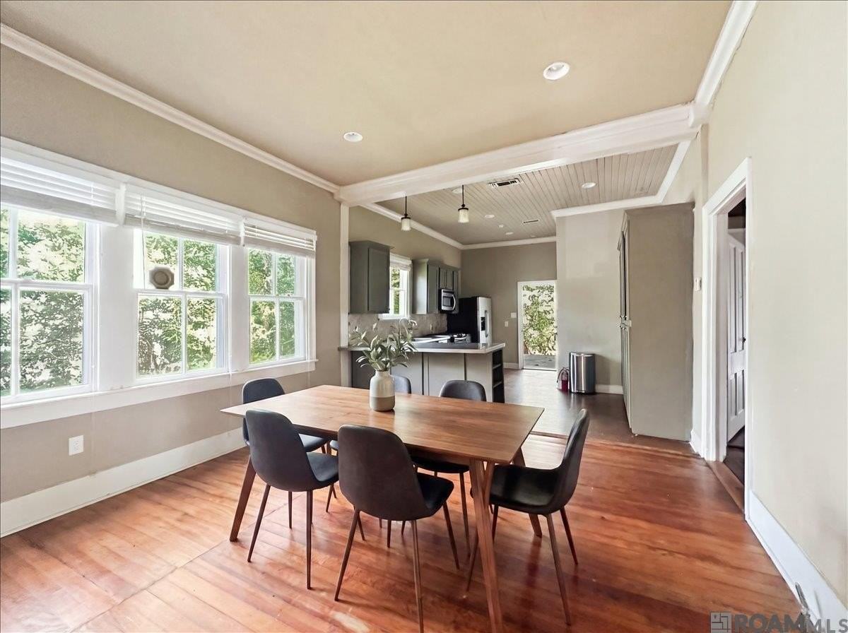 729 Royal St - Photo 2 of 12