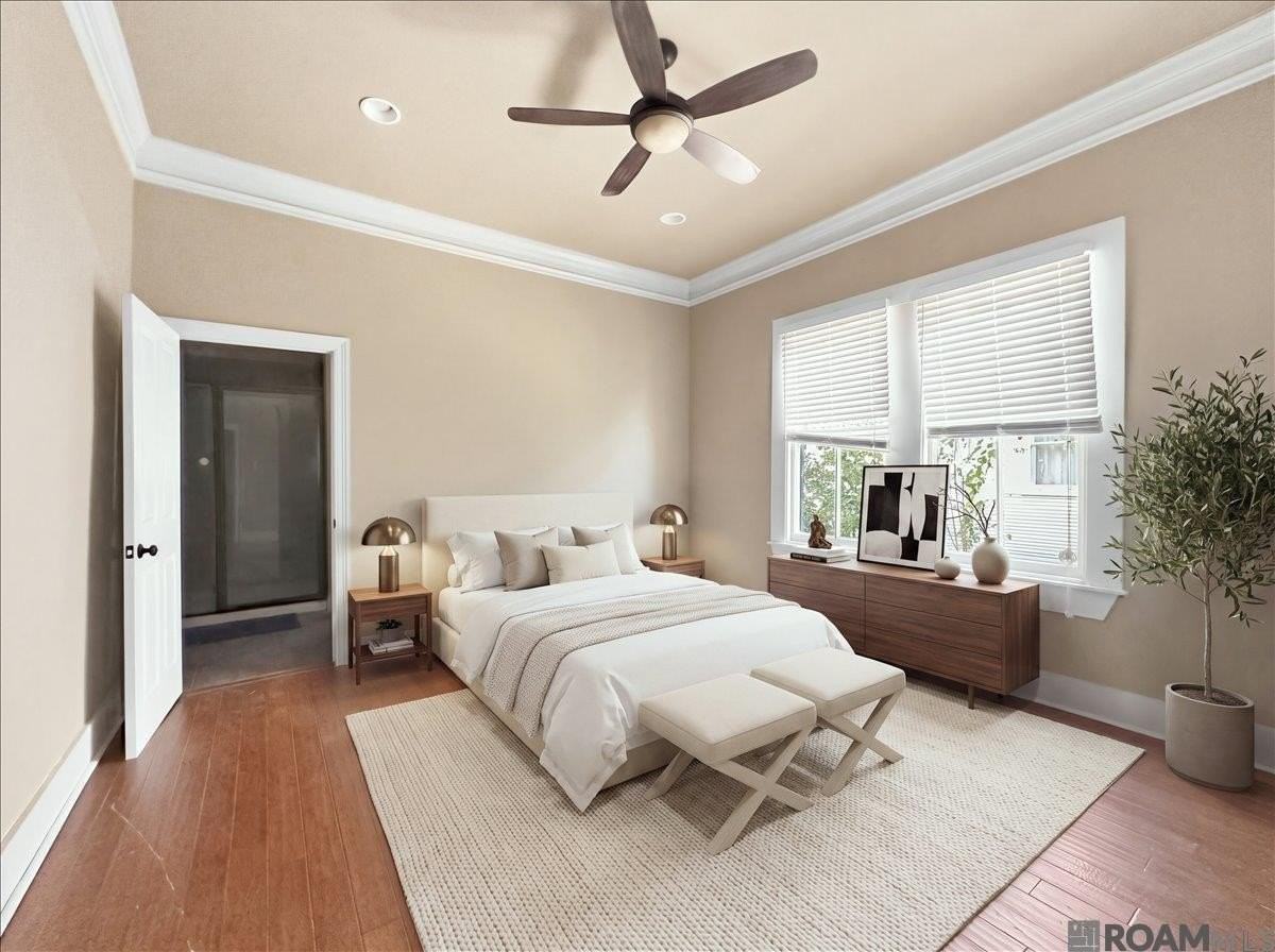 729 Royal St - Photo 6 of 12