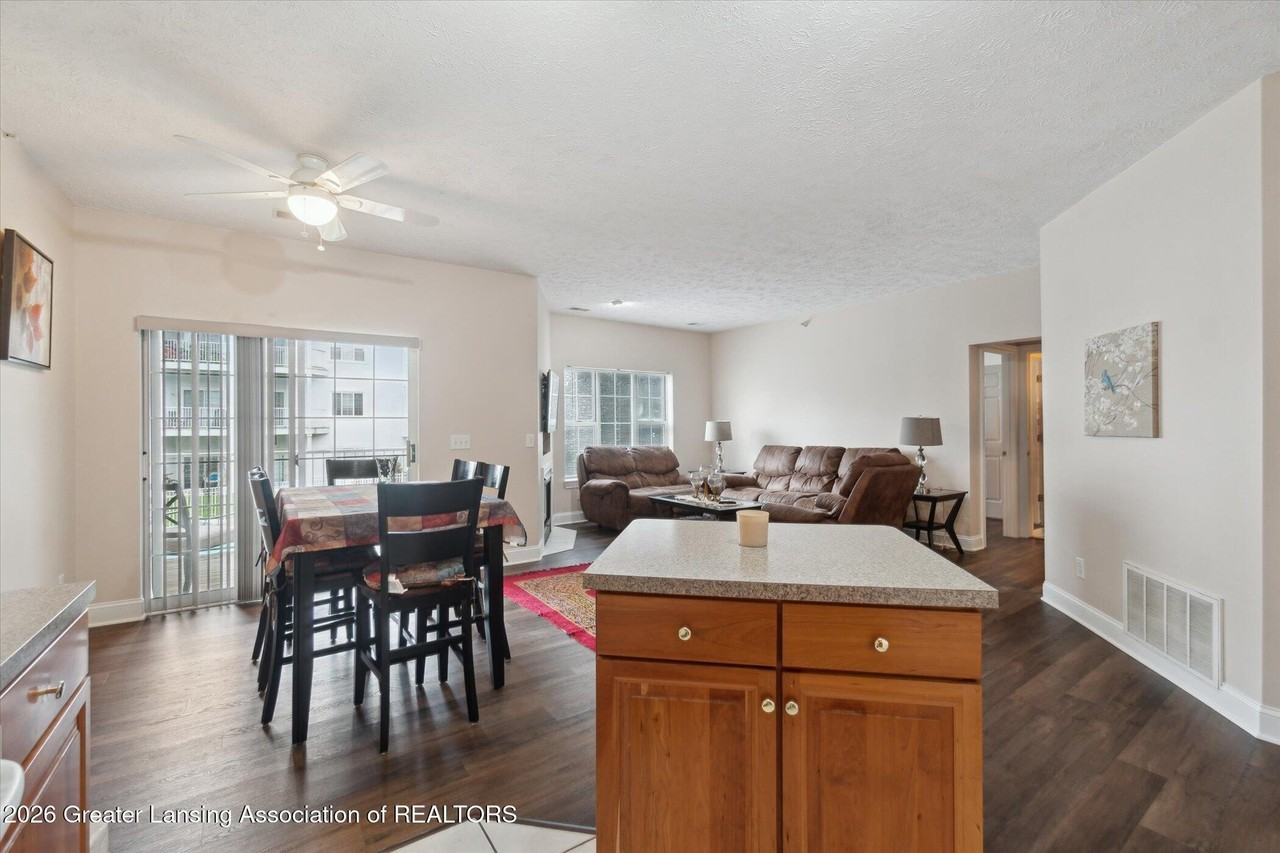 268 W Saginaw St #202 - Photo 7 of 26