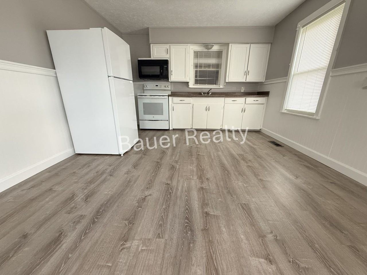 912 Grove Ave - Photo 6 of 15