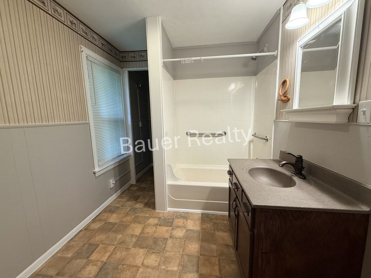 912 Grove Ave - Photo 7 of 15