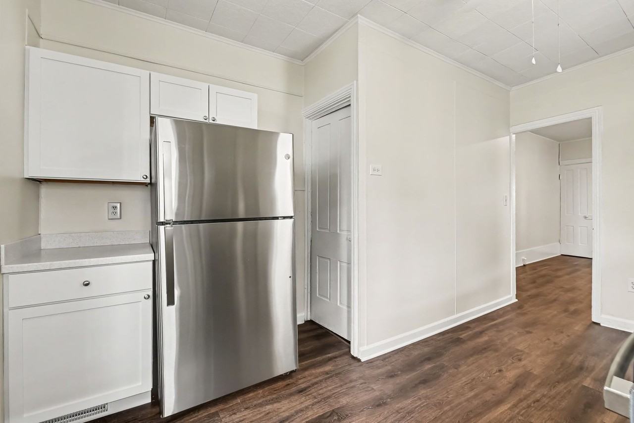 306 N College St - Photo 3 of 18