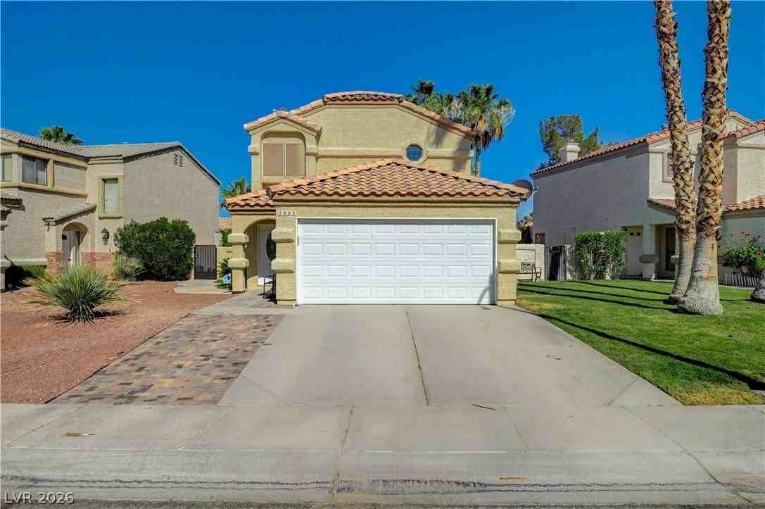 2064 Waverly Cir - Photo 2 of 50