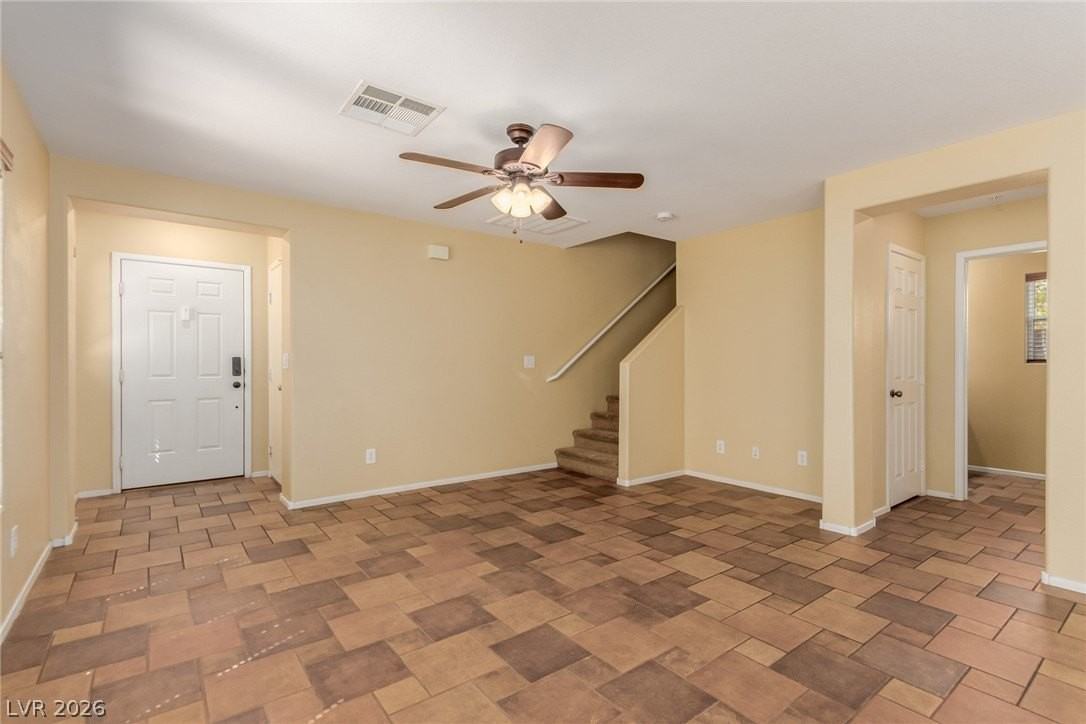 179 Redwood Pond Dr - Photo 2 of 32