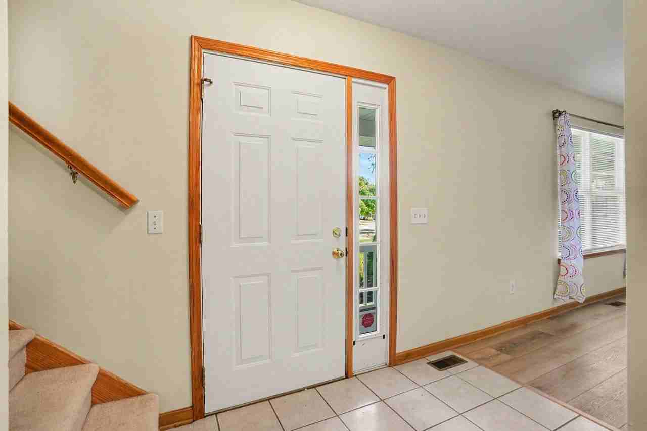 2124 Quail Run Dr - Photo 3 of 25