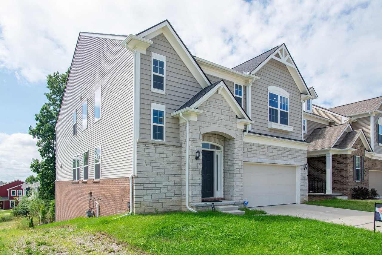 2825 Dillon Dr - Photo 2 of 41