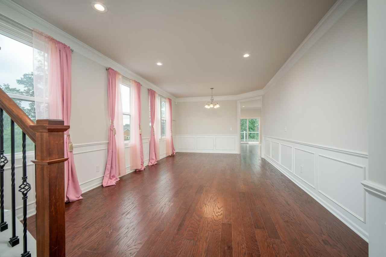 2825 Dillon Dr - Photo 4 of 41