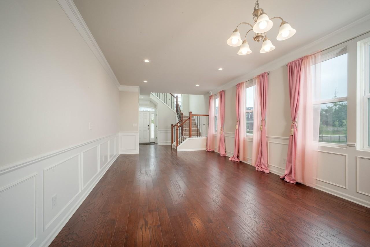 2825 Dillon Dr - Photo 5 of 41