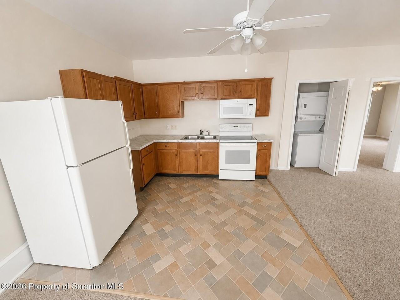 1276 Main St #B - Photo 6 of 9