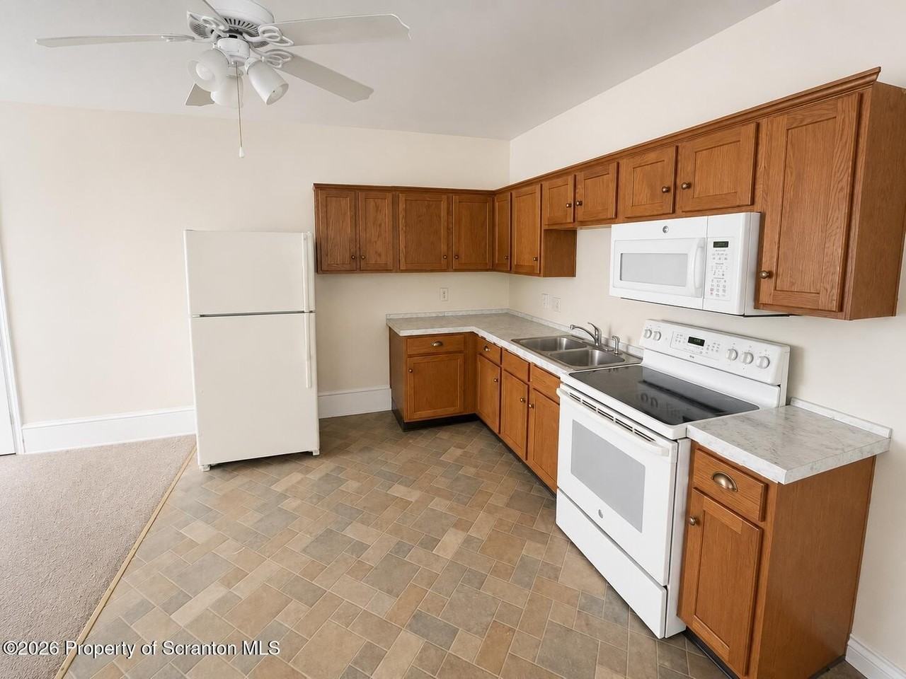 1276 Main St #B - Photo 7 of 9