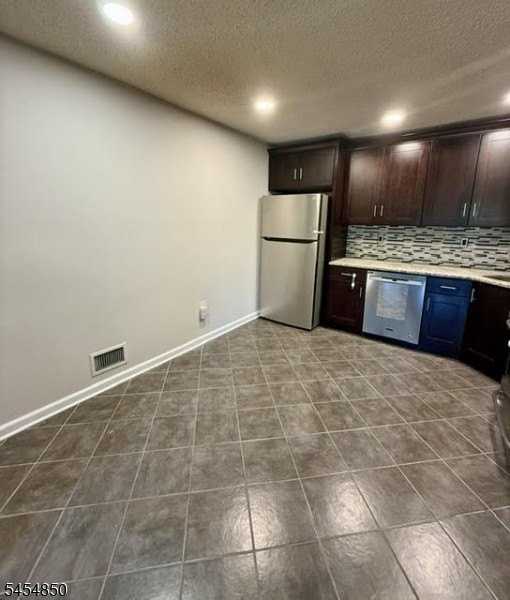 36 Fisher Dr - Photo 7 of 19