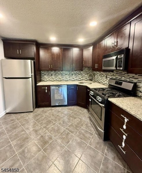 36 Fisher Dr - Photo 7 of 16